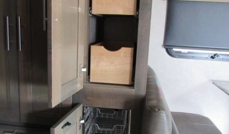 2021 Dynamax Isata 3 Series Mercedes-Benz 24FW full