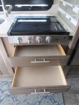 2021 Dynamax Isata 3 Series Mercedes-Benz 24FW full